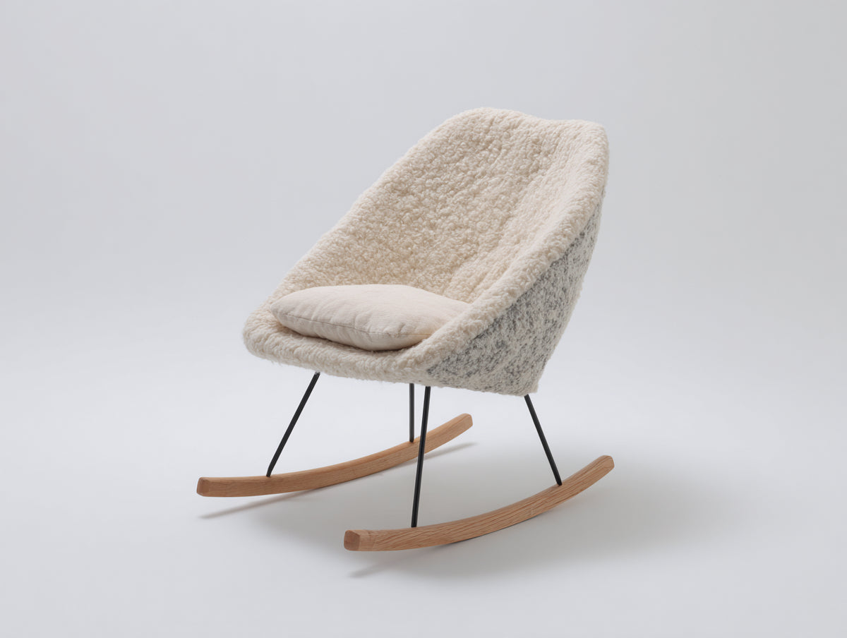 Schaukelstühle Bouclé 74x90x92 cm - Cremeweiß-Naturholz-Schwarz - Gepolsterter Schaukelstuhl mit hoher Sitzschale und Holzkufen